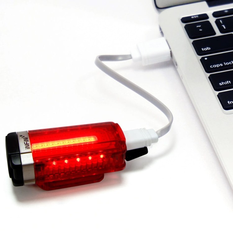 infini-lampa-tylna-tron-black-usb-new-2020_3.jpg